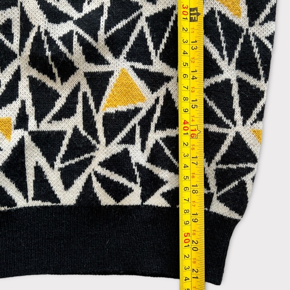 Yecca Vecca Sweater | Womens Small - Picture 8 of 10